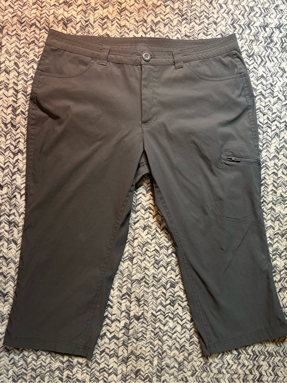 Eddie Bauer Charcoal Gray Women’s XL 16 Hybrid Cargo Ankle Hiking Pants